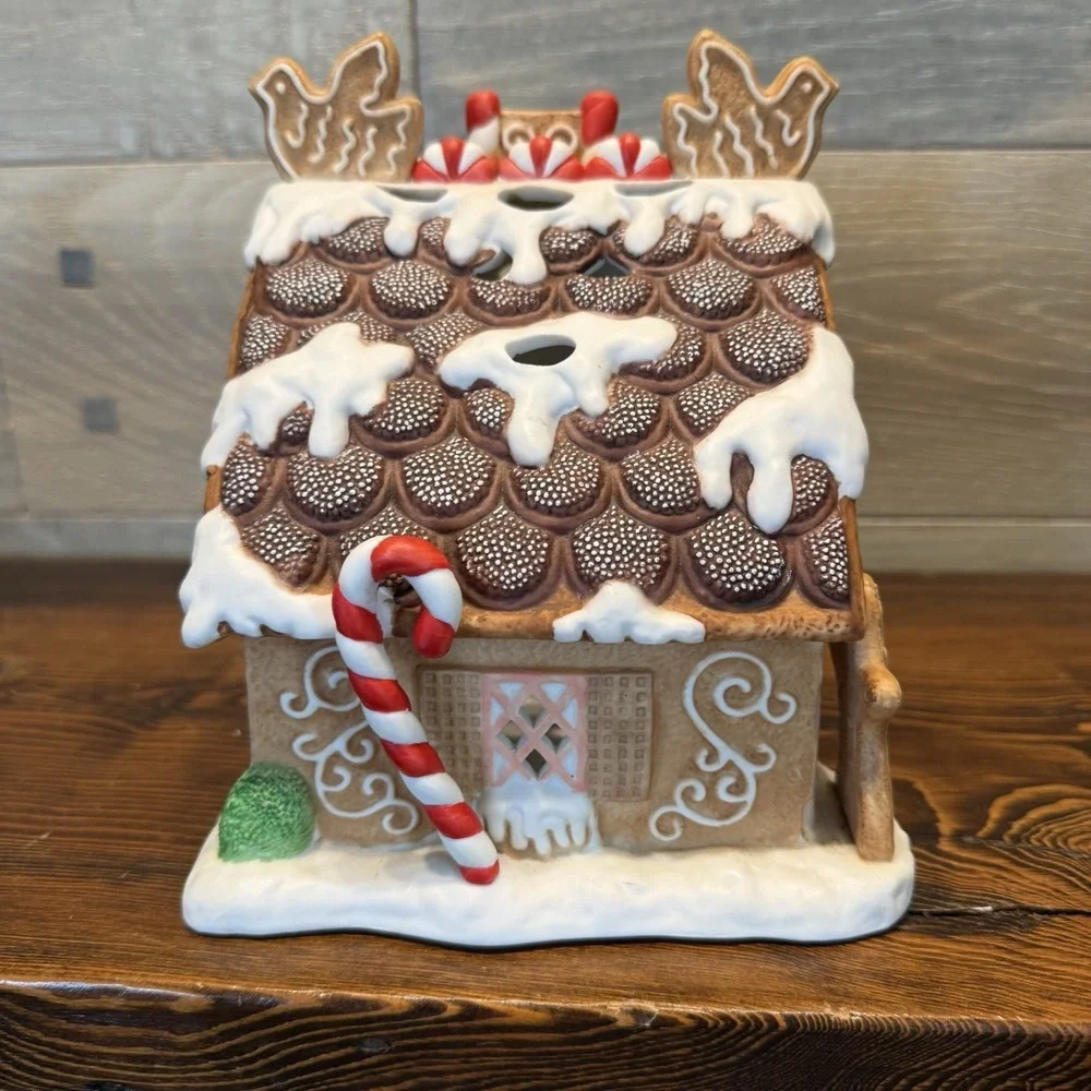 PARTY‎ LITE Ceramic Gingerbread Tealight House P7304 Snow Village Christmas READ